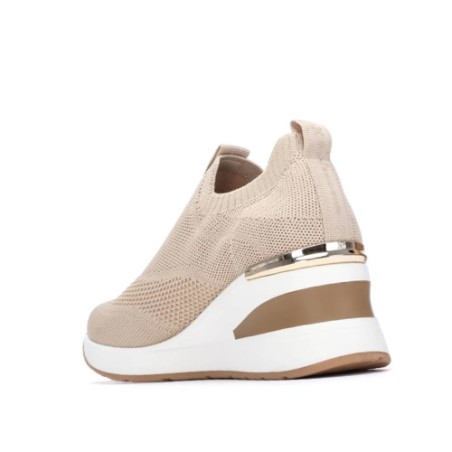 XTI 145100 Sneakers Donna in Tessuto Elasticizzato Con Zeppa Beige