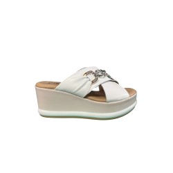 Cinzia Soft TS51338 001 Sandalo Ciabatta Donna Con Fascia Incrocio Con Dettaglio Strass Bianco