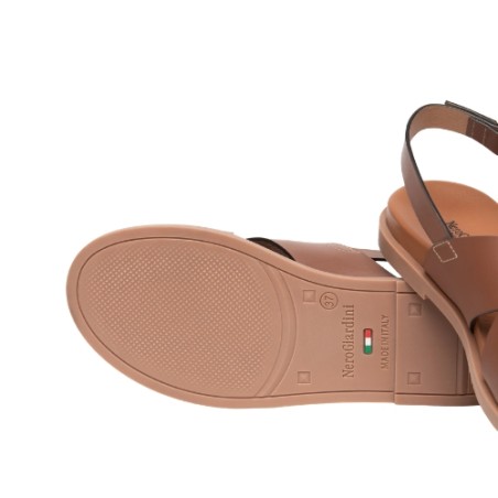 Nero Giardini E615933D 400 Sandali Flat Donna con Cinturino e Fascia Incrocio Cuoio