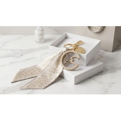 Gattinoni BEN268790WOO802 Charm Portachiave in Resina Off White