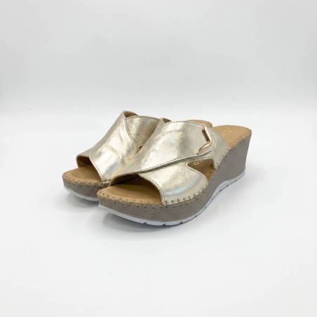 Cinzia Soft IM41003 001 Ciabatta Donna Zeppa Alta con Fascia Larga Regolabile Sabbia Oro