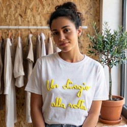 MARTINA KRAY 100-295 T-Shirt Donna Con Scritta UN DISAGIO ALLA VOLTA Ricamata Bianco Giallo